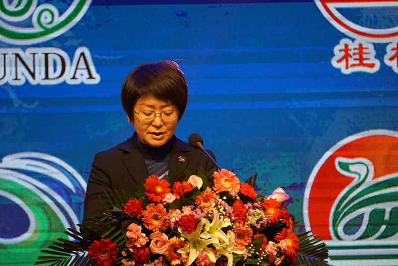 江蘇省農(nóng)業(yè)農(nóng)村廳畜牧處處長(zhǎng)楊瑛女士